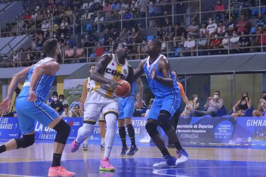 La Unión perdió con Comu en su debut en el Cincuentenario