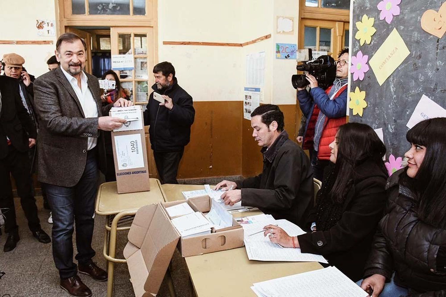 Ocho fórmulas participarán de las  PASO para gobernador en Salta