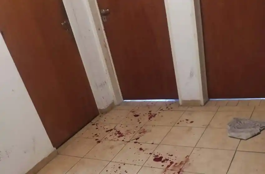 Intento de robo, sangre y corridas en un edificio del centro: dos delincuentes se hirieron entre sí