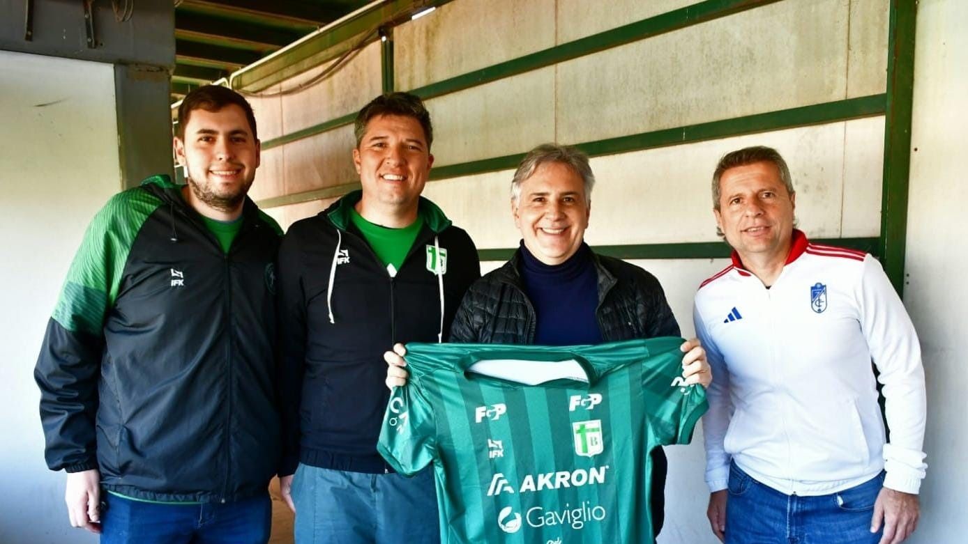Martín Llaryora estuvo presente en la cancha de Sportivo Belgrano