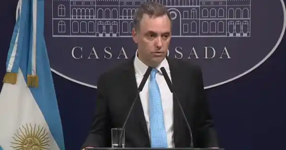 Adorni sostuvo que el Gobierno "no tiene ningún tipo de preocupación" por el mantenimiento de las rutas nacionales