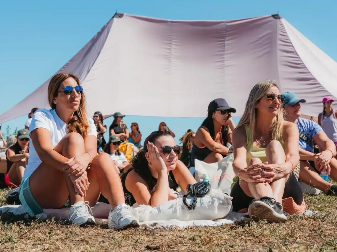 En el marco del Día de la Mujer, el barrio privado Terralar Único realizó la primera edición de “Encuentros en Terralar”, una iniciativa pensada para acercar a propietarias, potenciales compradoras y referentes al proyecto a través de una experiencia en contacto con el entorno natural.