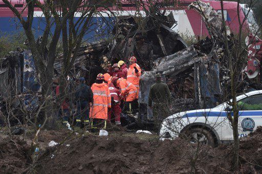 ARDE GRECIA: Choque de trenes desata indignación por «error humano» que cobró 57 vidas