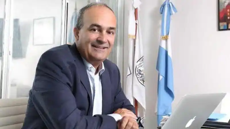 Prohibirán el uso de sorbetes en shoppings, hoteles y comercios