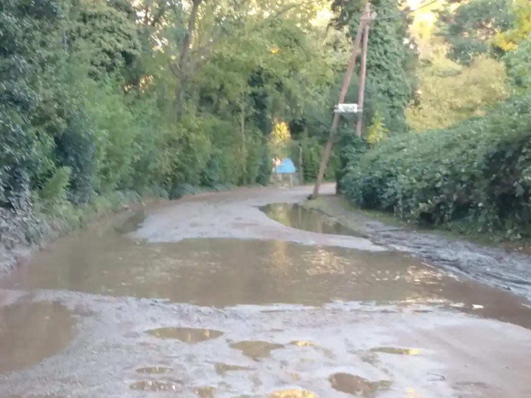 Calle sin mantenimiento