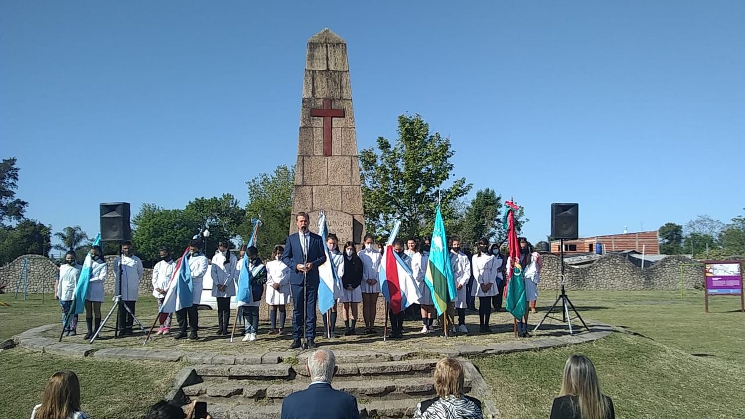 Piaggio encabezó el acto de celebración de los 238 años de Gualeguaychú