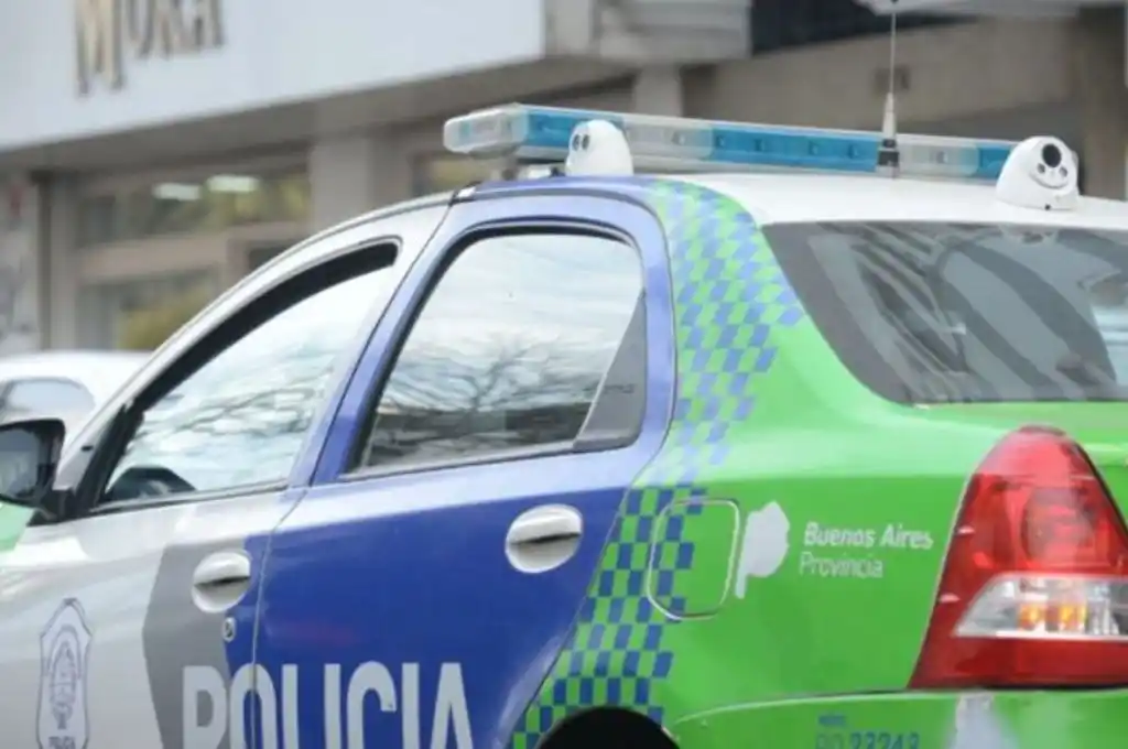 Trasladaban a un hombre apuñalado, chocaron y el herido murió