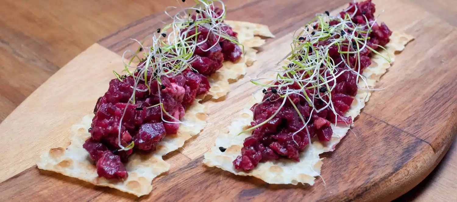 Tartar de remolachas y queso azul