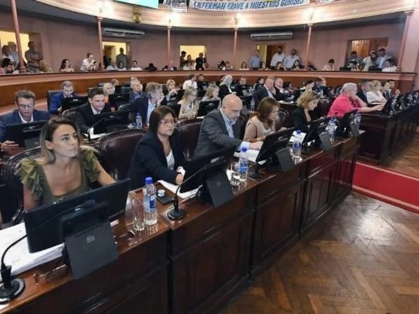 Diputados de Gualeguaychú piden que el gobierno informe si se volcó ácido sulfúrico en el río Uruguay