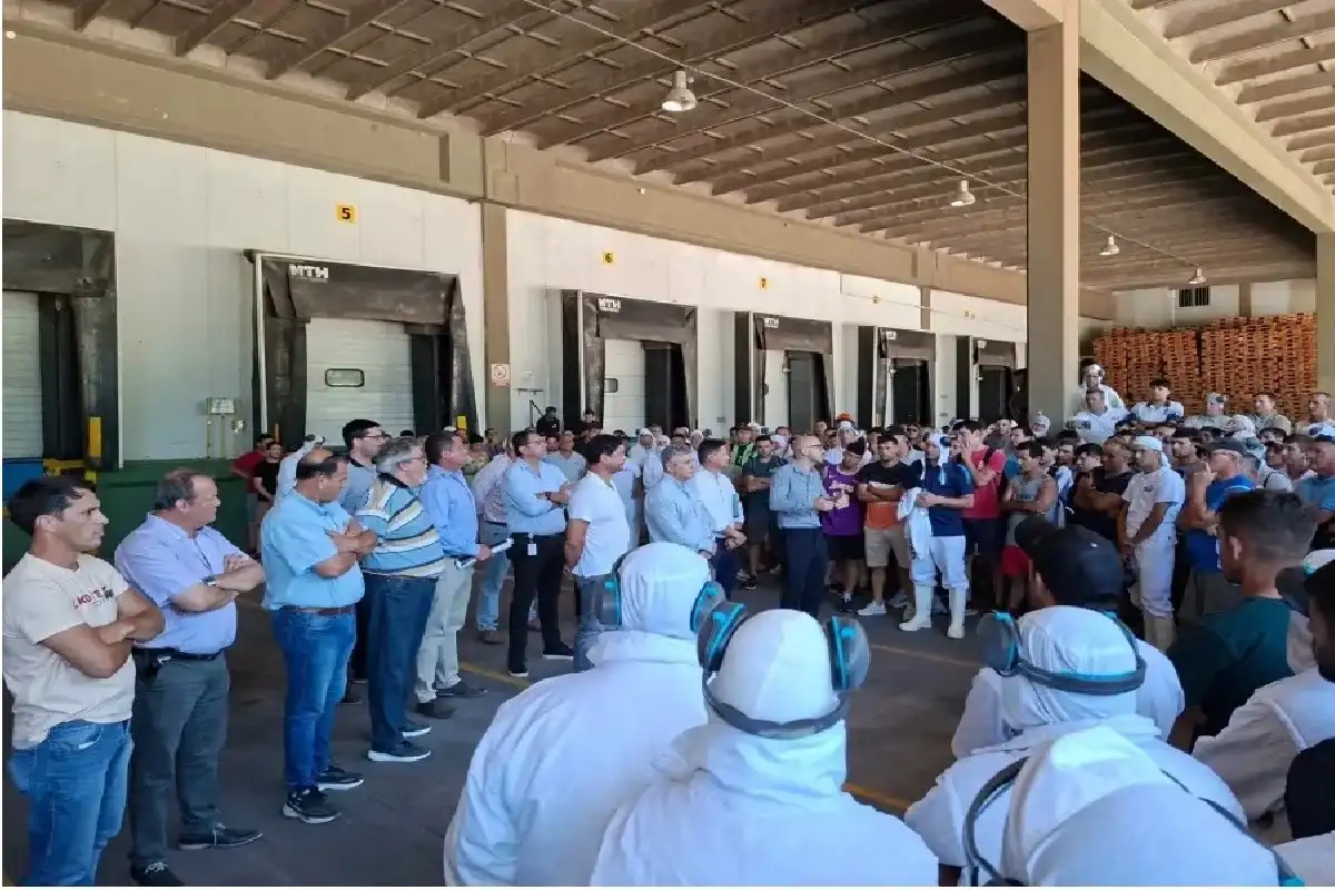 Granja Tres Arroyos ratificó los 270 despidos y sus trabajadores harán una nueva manifestación esta tarde