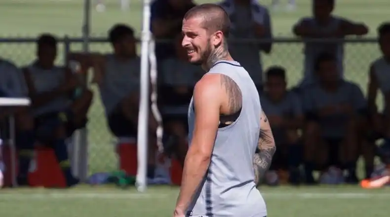 “Lo importante es que la rodilla no tiene nada”, valoró Benedetto