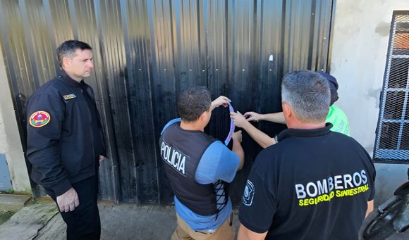 Una agencia de remises y una gomería, clausuradas en inspección policial