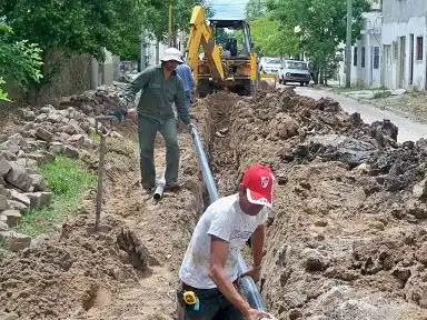Extienden la red de agua y cloaca con los consorcios vecinales