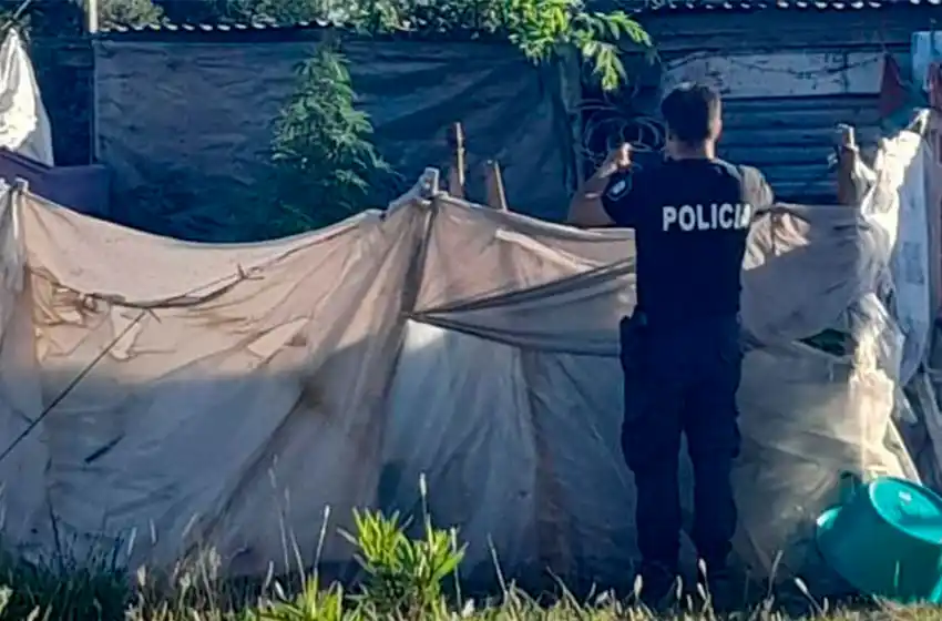 Tomó un martillo y retuvo a su ex: amenazó con matarla porque le dijo que tenía nueva relación