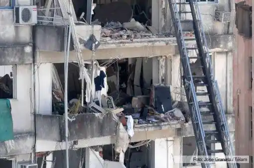 Tragedia de Rosario: Continúa la búsqueda de once personas 