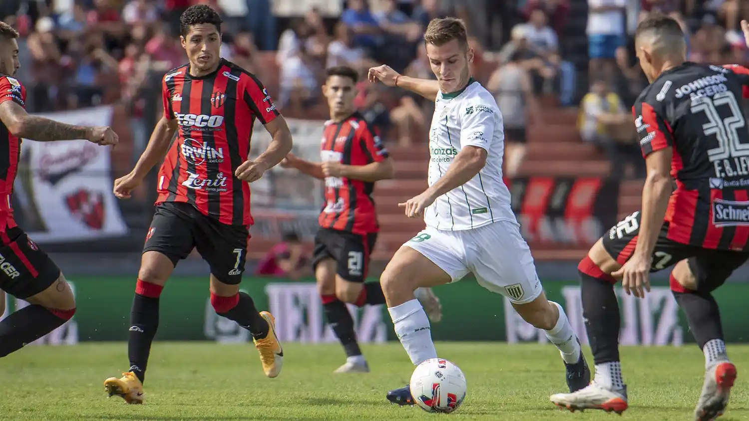 Banfield superó a Patronato en Paraná
