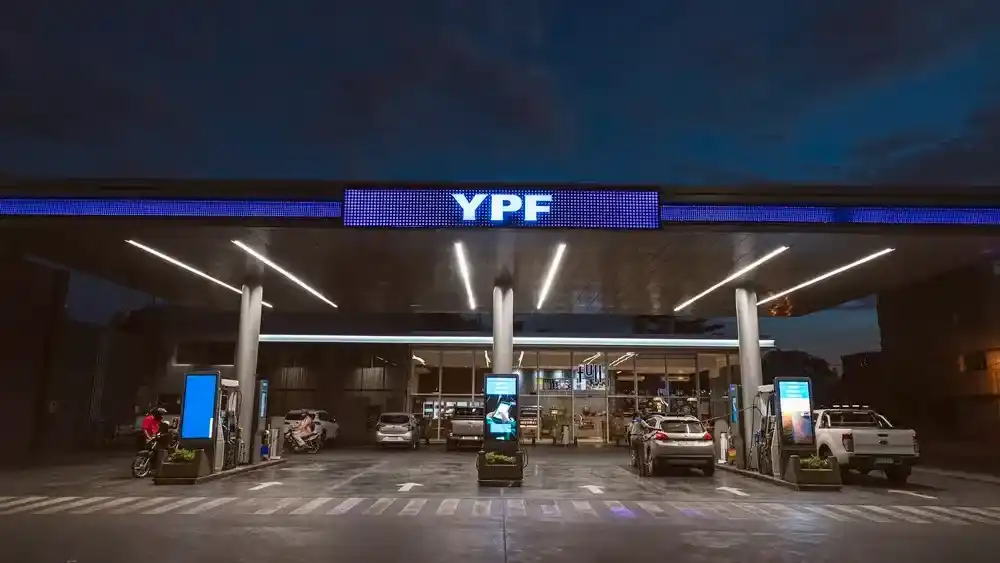 Una estación de servicio de YPF.
