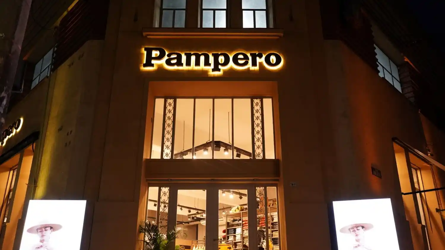 El local está ubicado en la icónica esquina de Bv. 25 de Mayo y Almafuerte.