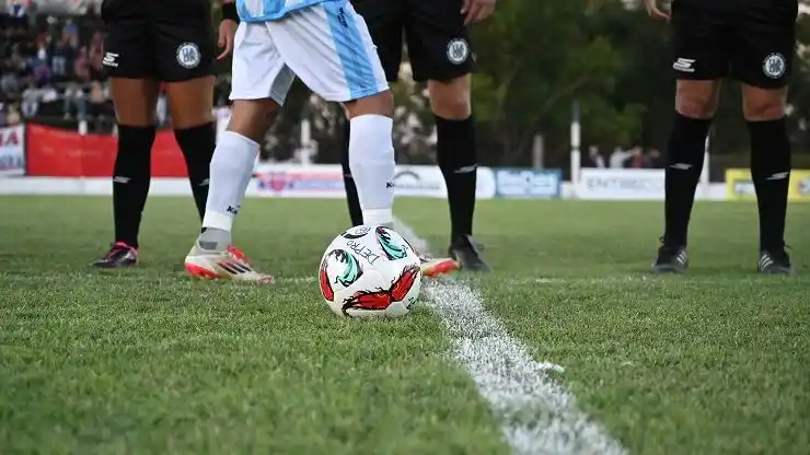 Dieron a conocer el árbitro para la final entre Juventud y Defensores de Puerto Vilelas
