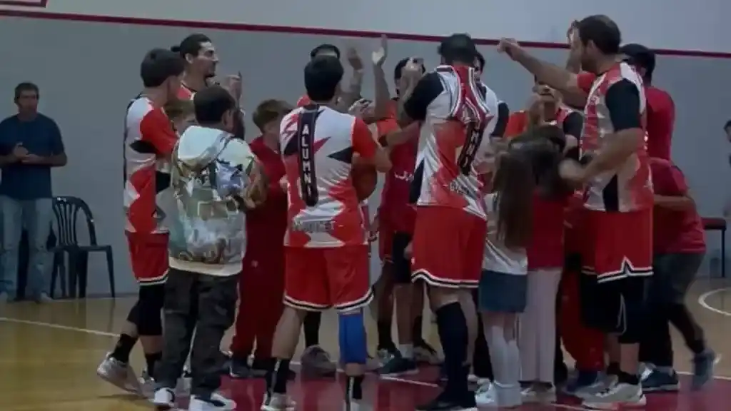 Alumni festejó de local. (Foto de prensa Alumni).