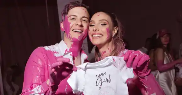 Lele Pons y Guaynaa revelaron el género de su bebé en medio de tremendo susto (+Video)