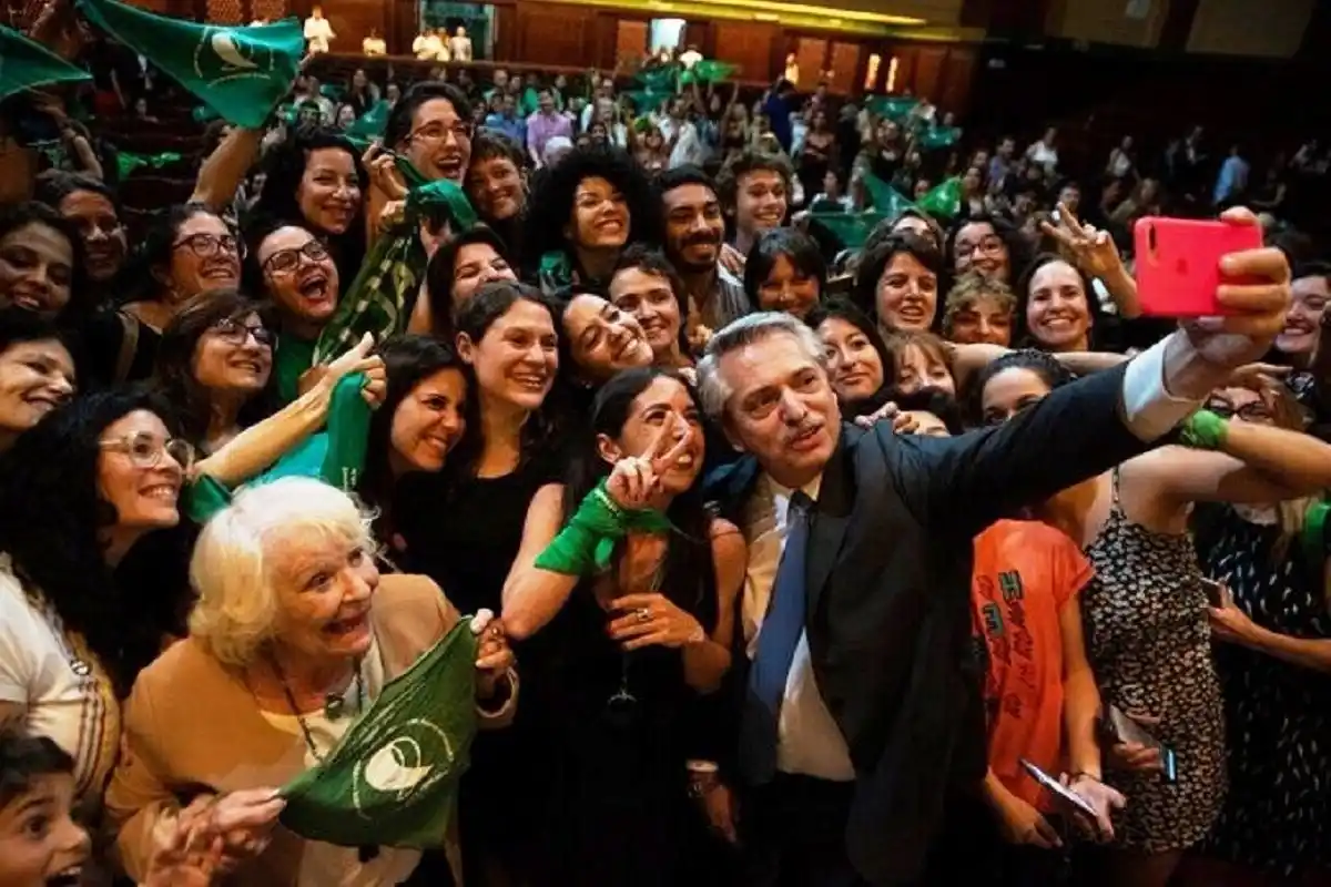 Alberto Fernández llamó a debatir el aborto "desde la salud pública"