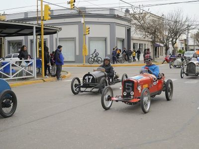 Con 24 corredores, se desarrolló con éxito el Cyclekarts Firmat 2025