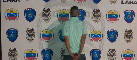 Atraparon a dos hombres por ser presuntos microtraficantes de droga