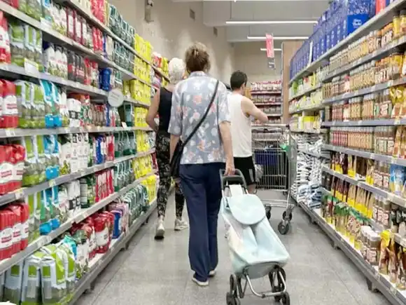 Con dos salarios mínimos, una familia apenas cubre ocho días del mes