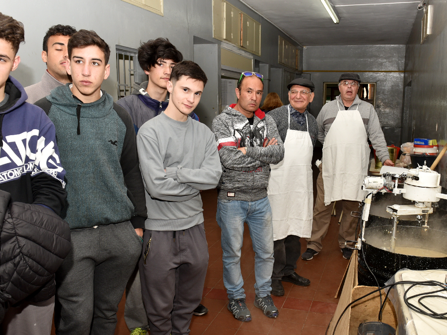 Locro 2.0: transforman  la máquina para revolver que nación en una escuela 
