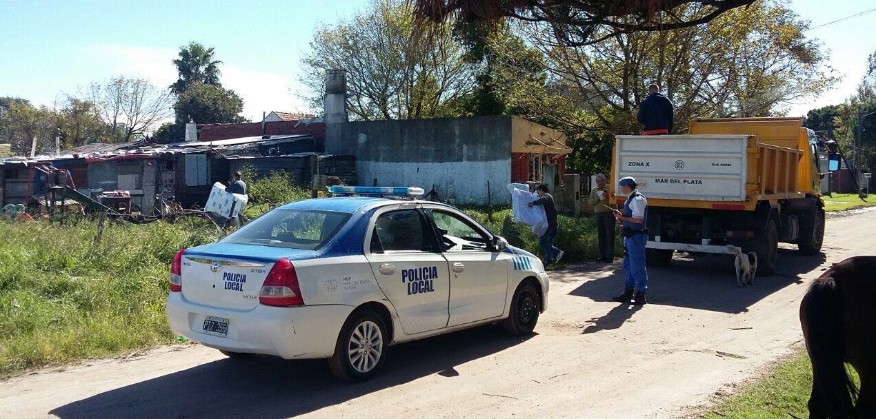 Funcionarios recorren barrios de la periferia azotados por el temporal