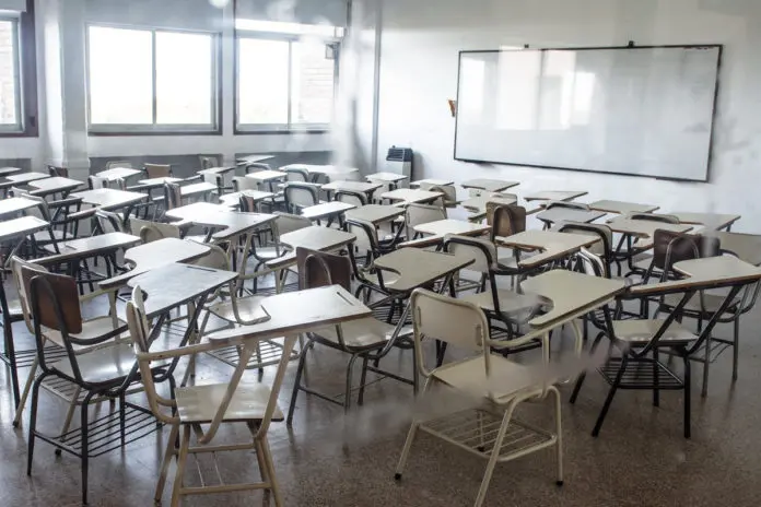 Trotta aseguró que se evalúa un regreso a las clases “por región” pero no “en el corto plazo”