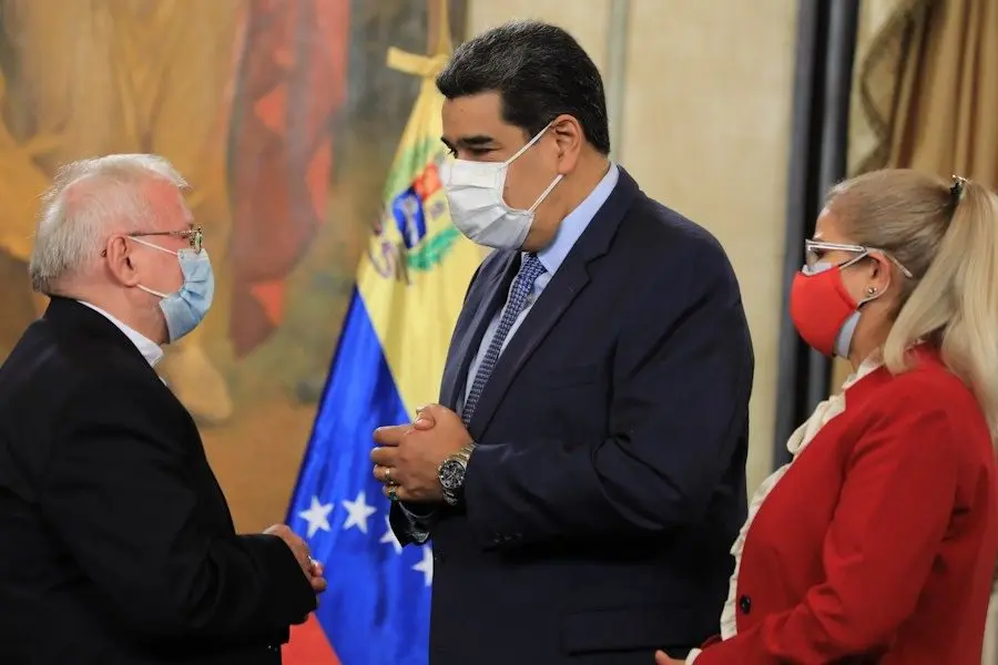 ¡BOCHORNOSO! Nuncio apostólico no acepta condecoración de Maduro