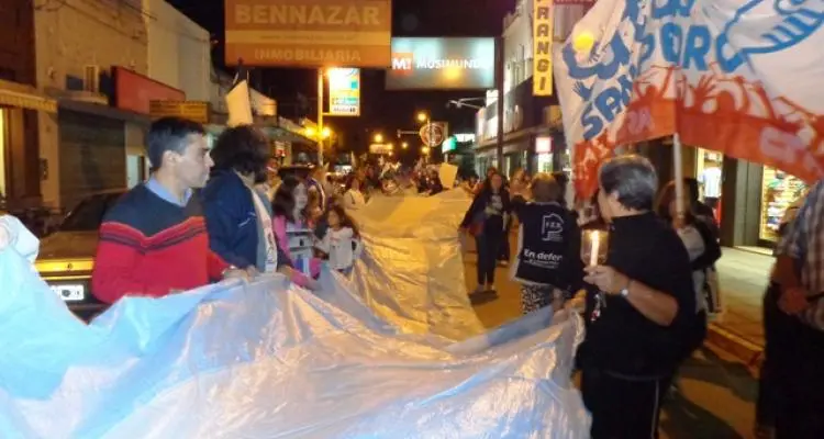 Docentes marcharon en defensa de la Escuela Pública