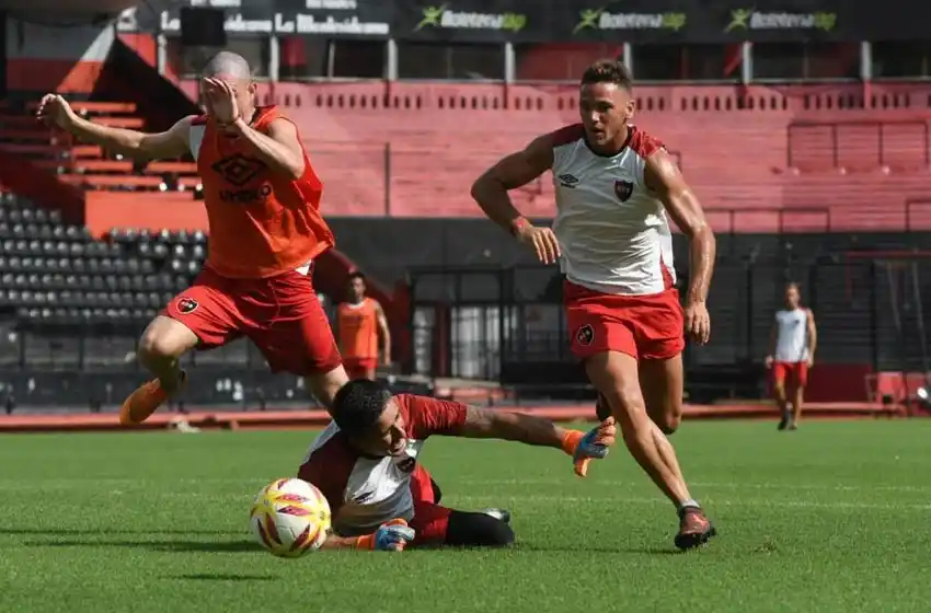 Bidoglio evalúa dos variantes para el duelo con Talleres