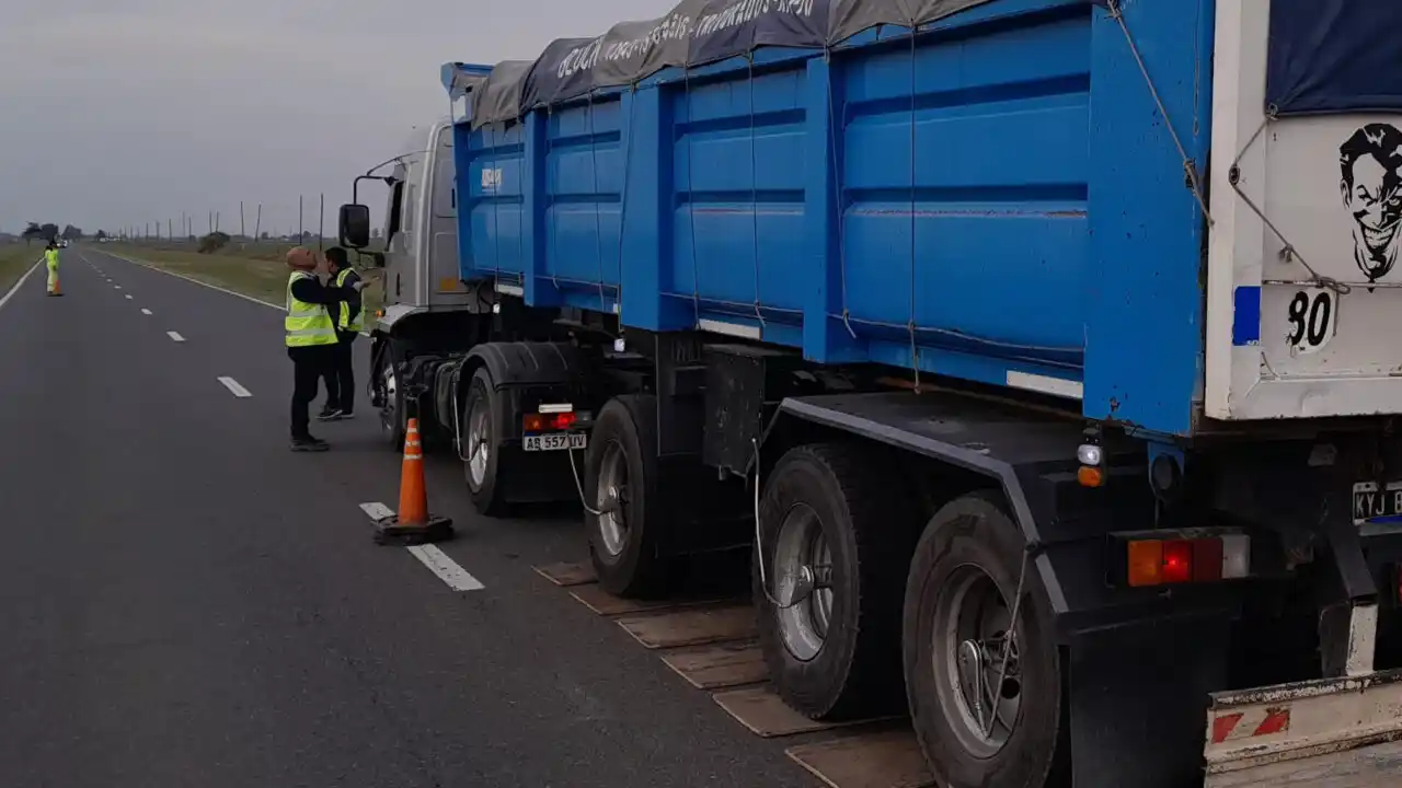 Vialidad provincial finalizó 2022 con más de 400 actas labradas y 14.500 camiones fiscalizados