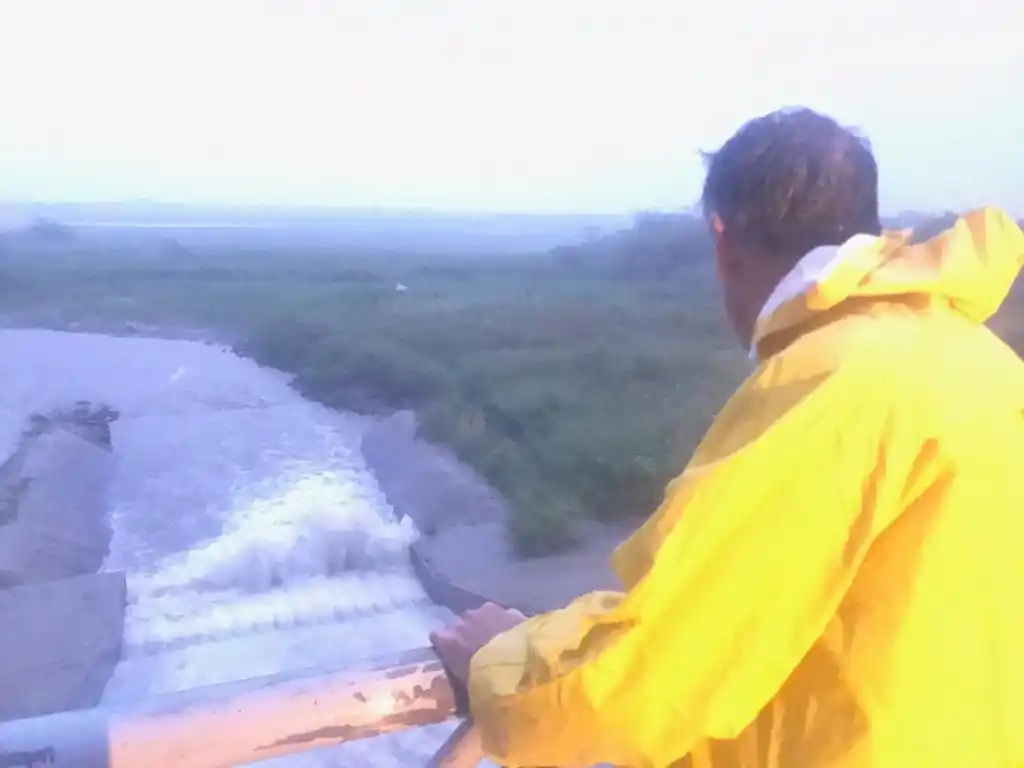 El Intendente recorrió las estaciones de bombeo durante la tormenta