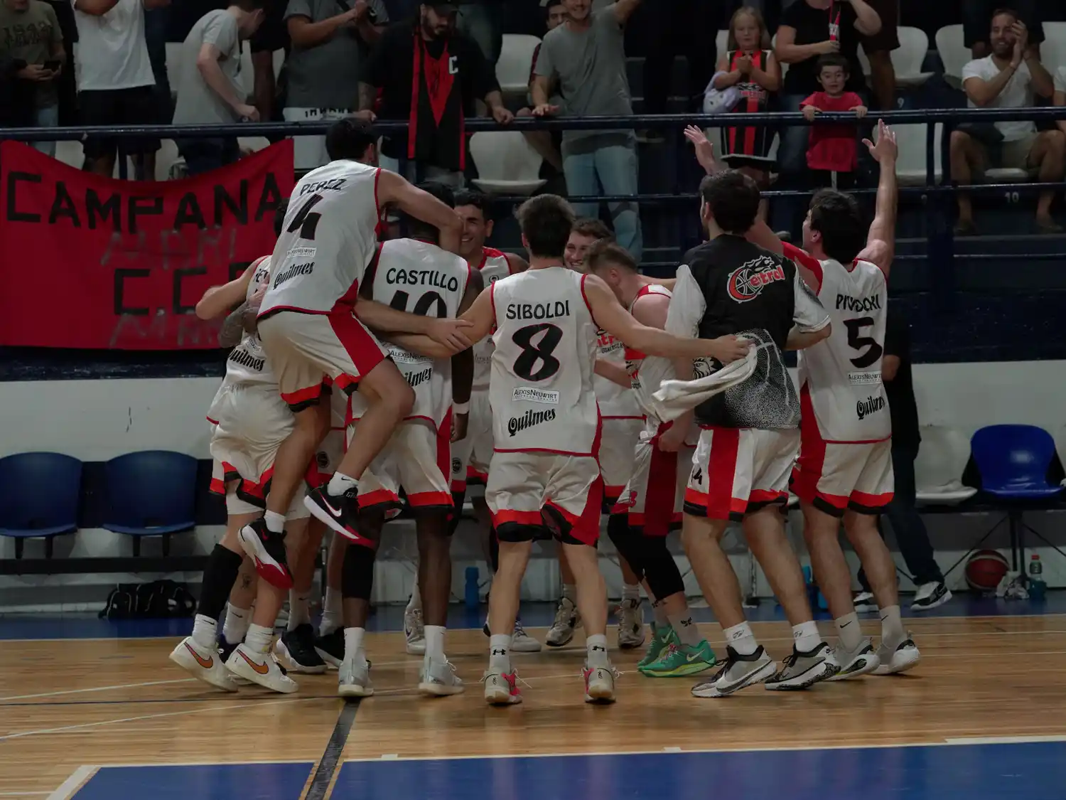 Central Entrerriano cerró la gira bonaerense con un triunfazo ante Gimnasia en La Plata y sigue líder