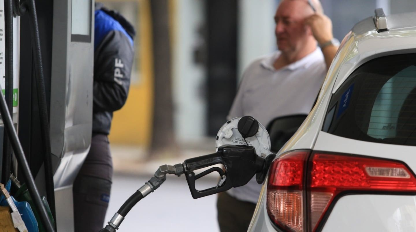 El Gobierno frena la suba de impuestos a los combustibles hasta noviembre
