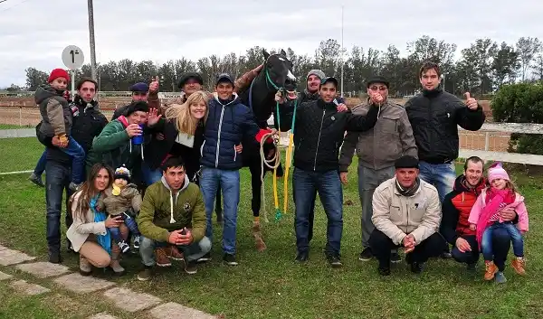“Friday Foster” se llevó la prueba más importante en la arena de La Histórica 