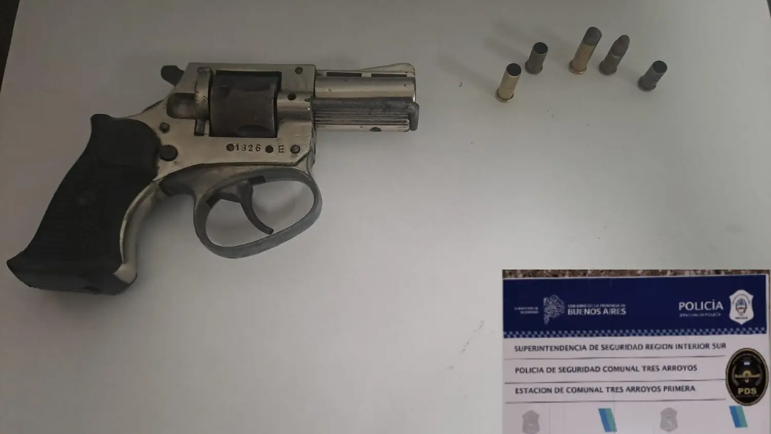 Arma de fuego tipo revolver calibre 22
