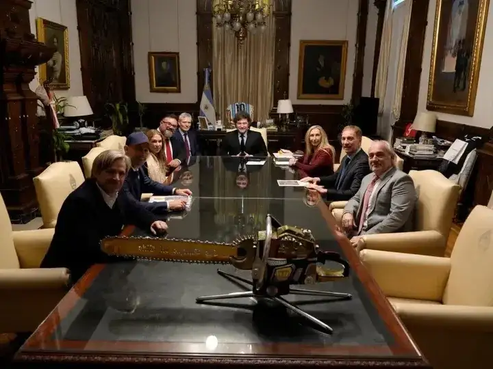Audiencia de Milei con representantes de Tesla.