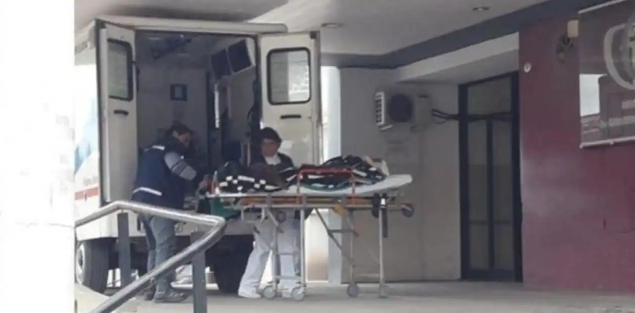 Encontró a un compañero de trabajo con su novia y lo castró con un machete