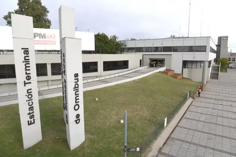 Detuvieron en la Terminal de Ómnibus de Retiro a un hombre acusado de abusar de una menor de edad