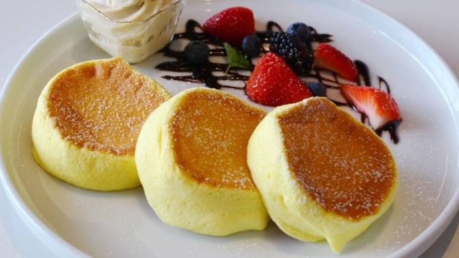 Aprende a hacer las esponjosas panquecas japonesas (+ Video)