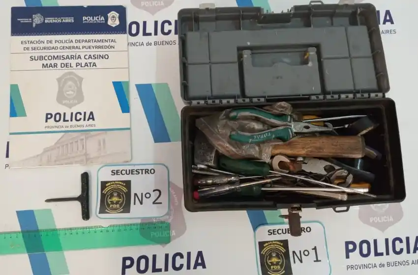 Abrió una camioneta con una yuga: el dueño lo vio y lo redujo