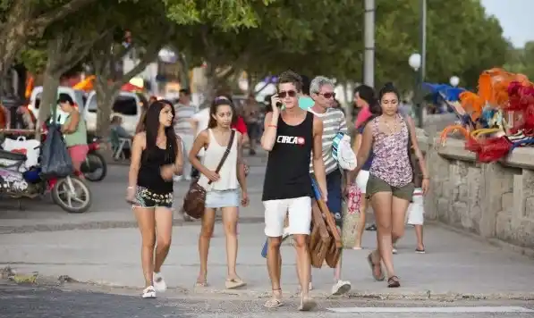 El gobierno definió qué días serán feriados puente en 2018 y 2019