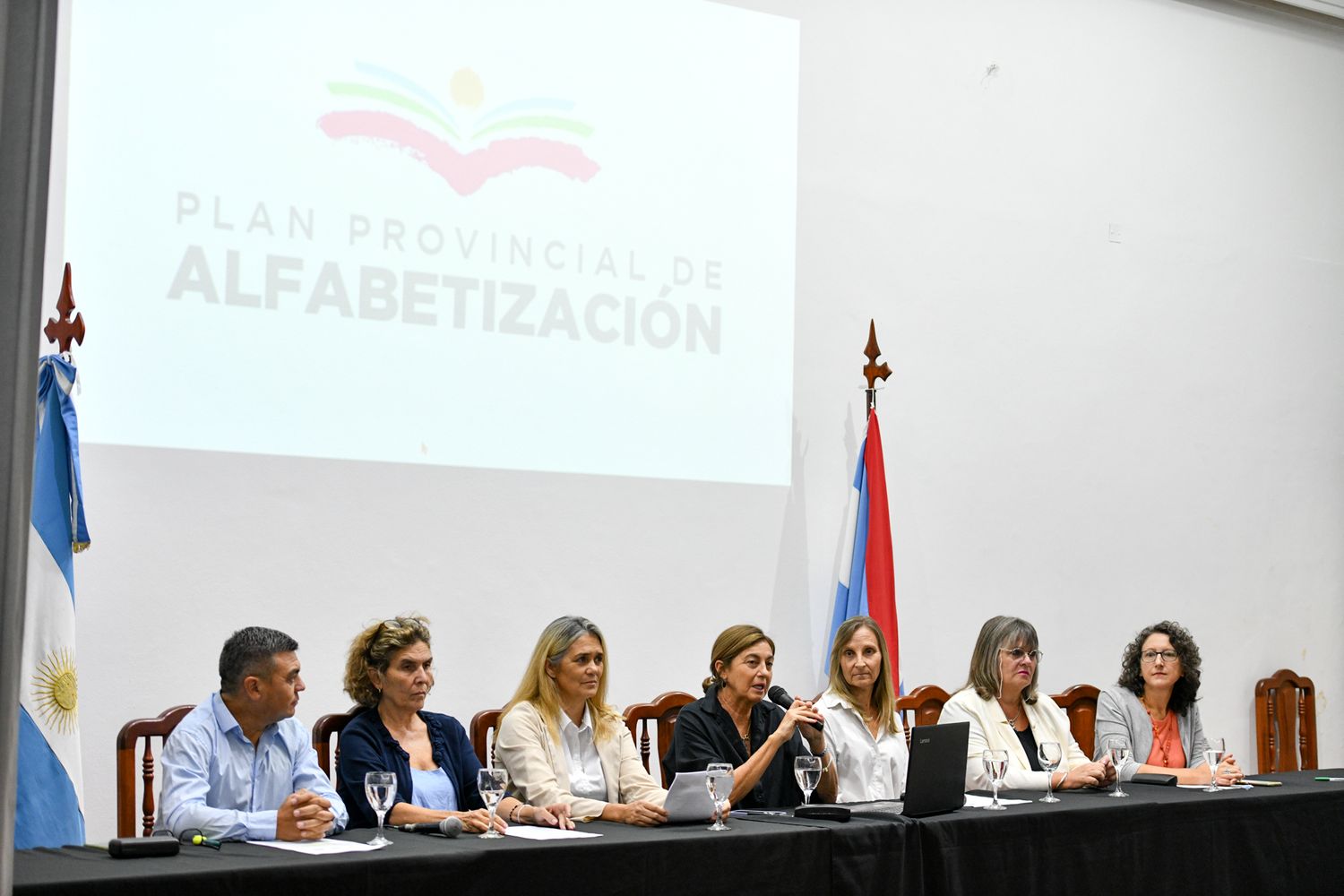 Se presentó el Plan Provincial de Alfabetización que incluirá a casi 50 mil niños