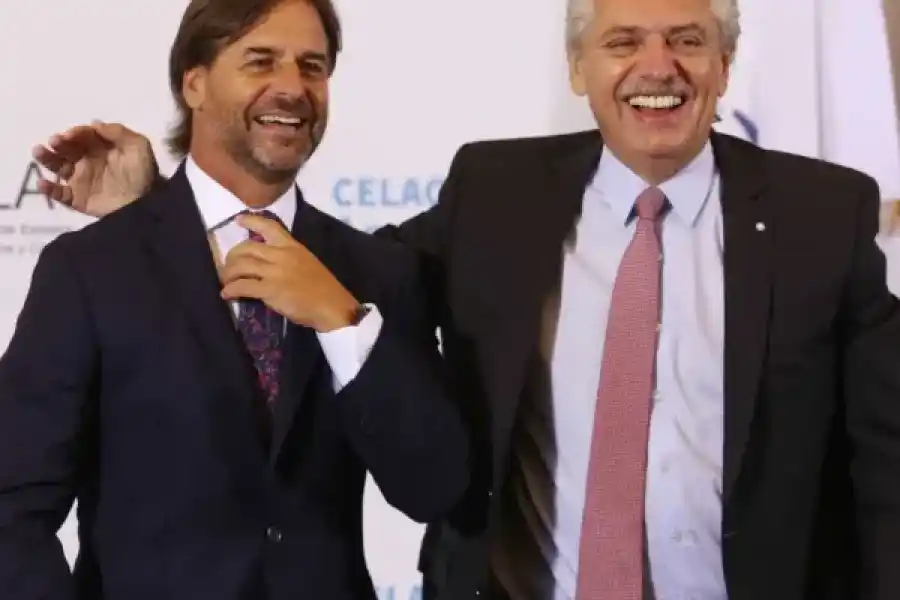 Alberto Fernández se reunirá con su par de Uruguay Luis Lacalle Pou en abril