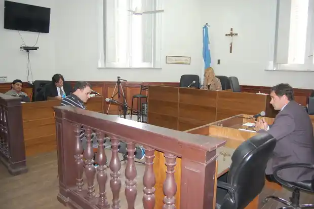 Comenzó el juicio por el hecho en el que fue baleado el mecánico Miguel Icardo 